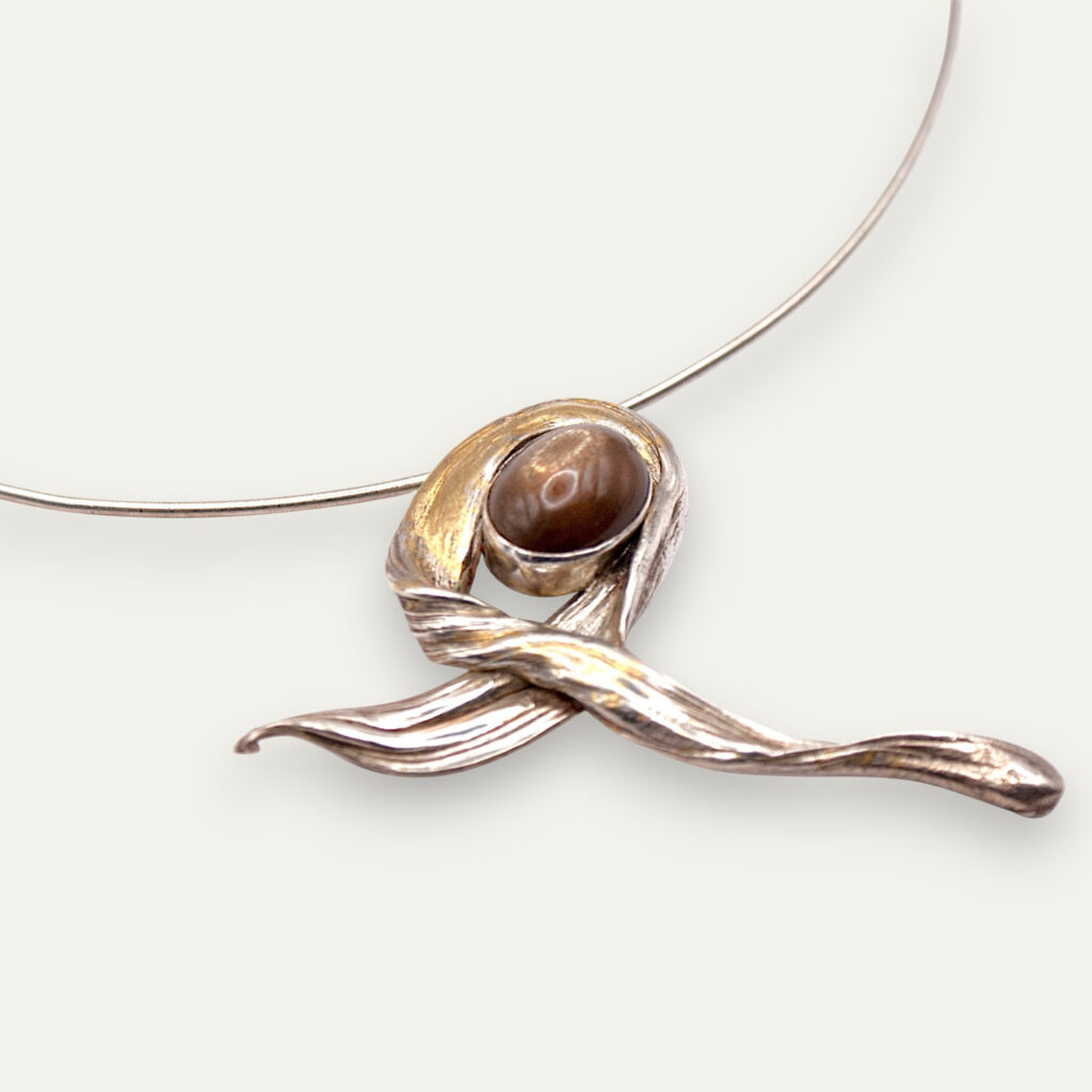Collier pierre de soleil