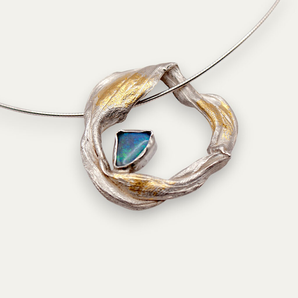 collier opale Voile